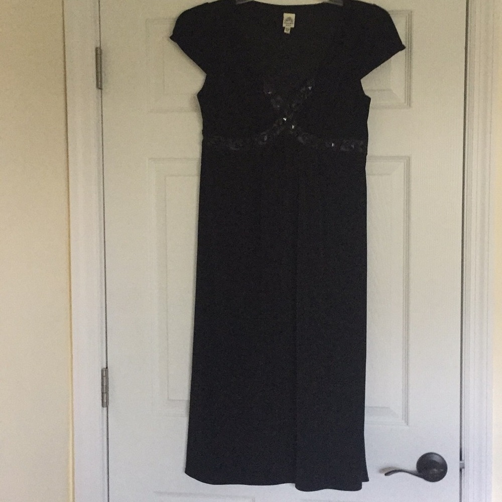 Signature by sangria Black dress beads & satin run